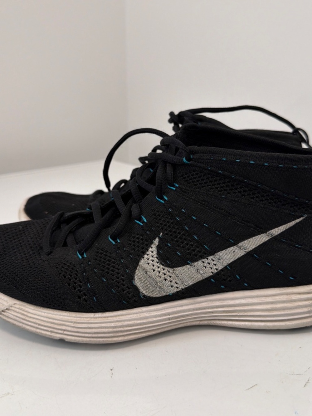 Nike Flyknit Chukka Men's Running Sneakers Size 10.5 - Black Neo Turquoise